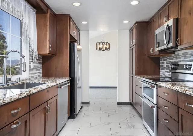 3rd image of 10772 Avenida Roberta, Spring Valley, CA 91978 | MLS# 260014839SD