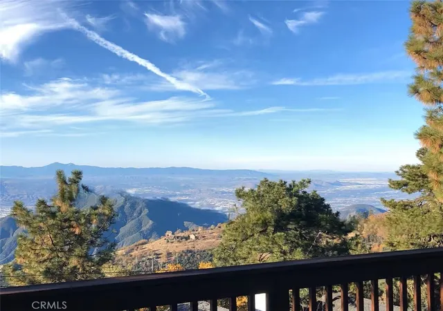 Homes for sale in Running Springs, CA | 31531 Ocean View Dr, Running Springs, CA 92382 | MLS# IG26133447