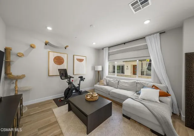 Photo 4 of Condo for sale at 2556 Little Rock Ln, Simi Valley, CA 93065 | MLS# 226002872 | Listing updated on 2026-09-01