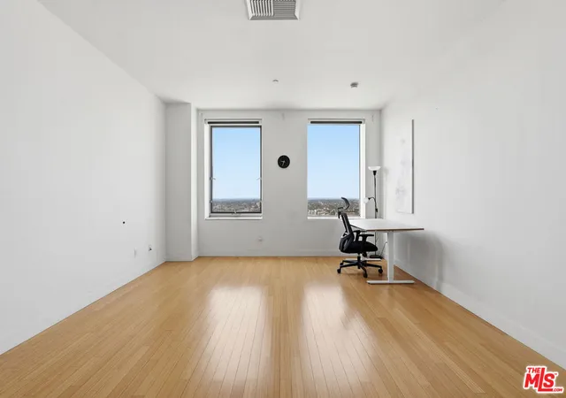 2nd image of 3810 Wilshire Blvd #1609, Los Angeles, CA 90010 | MLS# 26849569