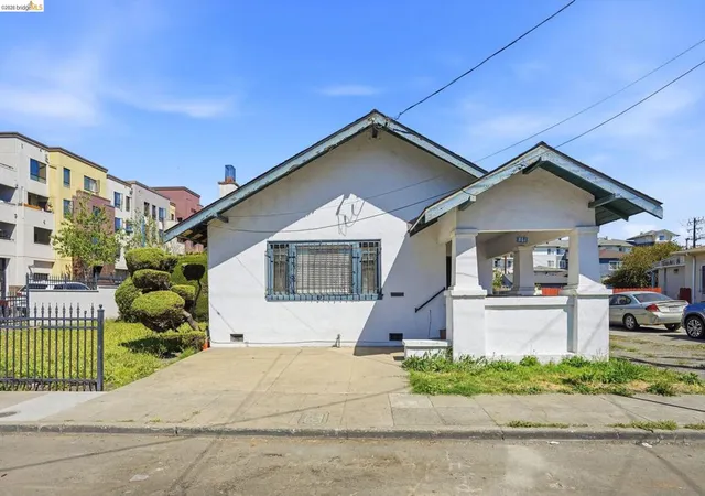 1st image of 861 70th Ave, Oakland, CA 94621 | MLS# 41138846