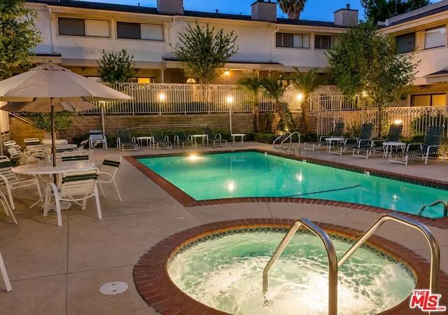 Homes for sale in Reseda, CA | 19451 Sherman Wy #506, Reseda, CA 91335 | MLS# 26847185