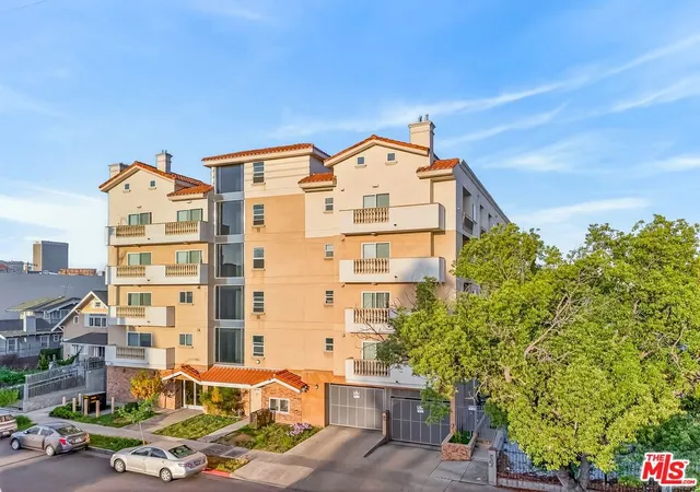 Condo for sale at 1026 S Oxford Ave #302, Los Angeles, CA 90006 | MLS# 26849595 | Listing updated on 2026-06-24
