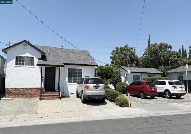 Homes for sale in Pittsburg, CA | 173 E 15th St, Pittsburg, CA 94565 | MLS# 41138862