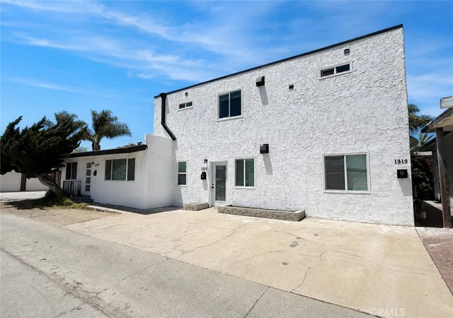 Photo 2 of Multi family home for sale at 1315 Termino Ave, Long Beach, CA 90804 | MLS# PW26133542 | Listing updated on 2026-10-05