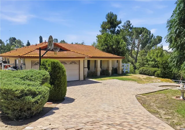 Photo 2 of Single family home for sale at 31265 Calle Felicidad, Temecula, CA 92591 | MLS# SW26133360 | Listing updated on 2026-10-12