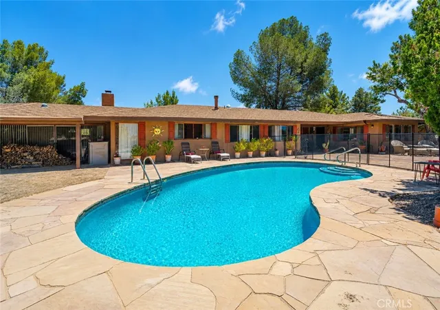 1st image of 19955 Chickasaw Rd, Apple Valley, CA 92307 | MLS# HD26112198