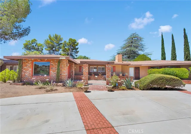 2nd image of 19955 Chickasaw Rd, Apple Valley, CA 92307 | MLS# HD26112198