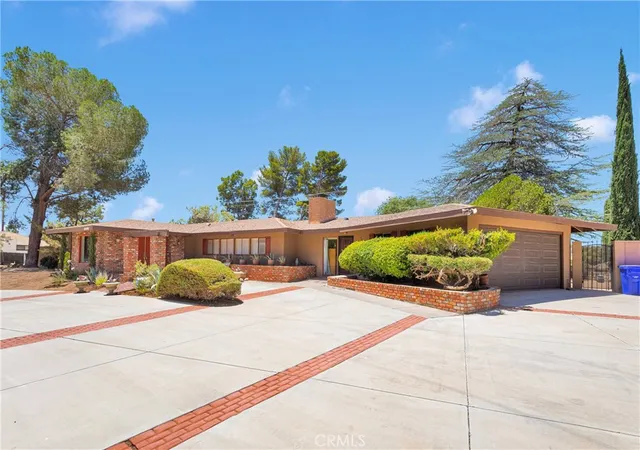 3rd image of 19955 Chickasaw Rd, Apple Valley, CA 92307 | MLS# HD26112198