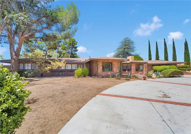 4th image of 19955 Chickasaw Rd, Apple Valley, CA 92307 | MLS# HD26112198