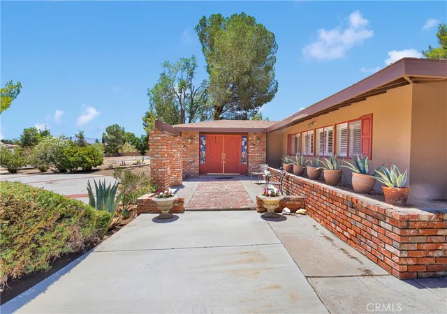5th image of 19955 Chickasaw Rd, Apple Valley, CA 92307 | MLS# HD26112198