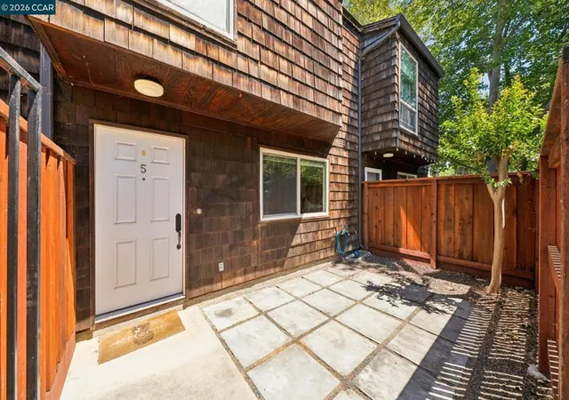2nd image of 225 Mayhew Way #5, Walnut Creek, CA 94597 | MLS# 41138874