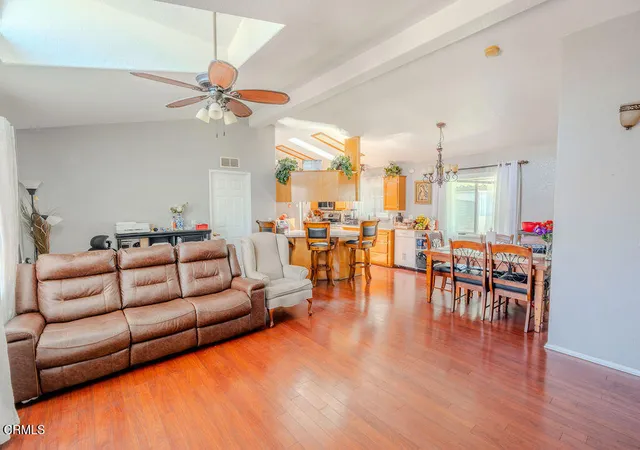 4th image of 205 E Driffill Blvd #137, Oxnard, CA 93030 | MLS# V1-37086