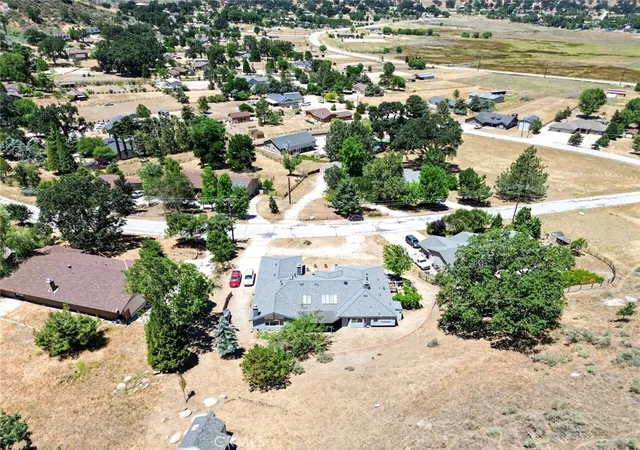Homes for sale in Tehachapi, CA | 29560 Butterfield, Tehachapi, CA 93561 | MLS# SR26133326