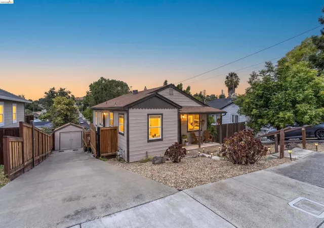 Homes for sale in Martinez, CA | 2001 Boynton Ave, Martinez, CA 94553 | MLS# 41138880