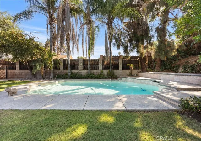 2nd image of 3825 Dalehurst, Bakersfield, CA 93306 | MLS# SR26132603