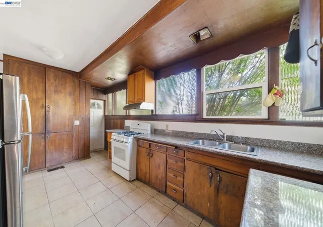 4th image of 5315 Cole Street, Oakland, CA 94601 | MLS# 41138885
