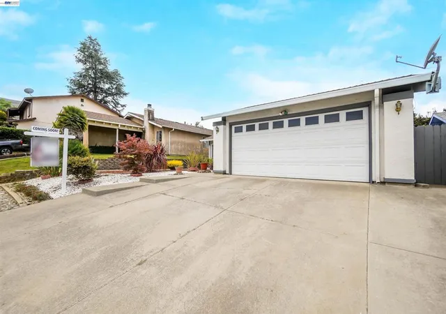 Homes for sale in Hayward, CA | 22633 Mossy Rock Dr, Hayward, CA 94541 | MLS# 41138890