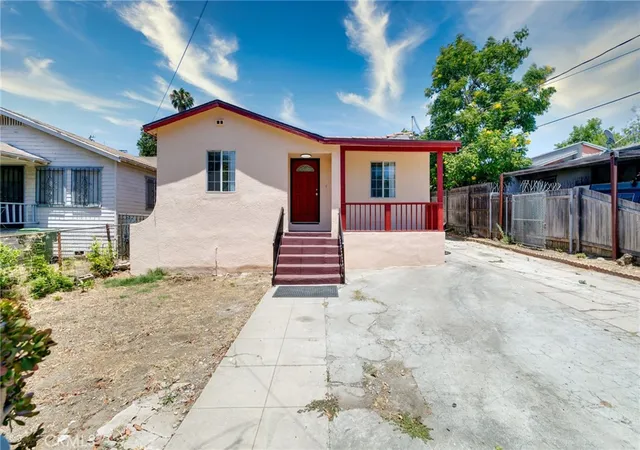 Photo 1 of Single family home for sale at 2515 Mayberry St, Los Angeles, CA 90026 | MLS# WS26133029 | Listing updated on 2026-10-03