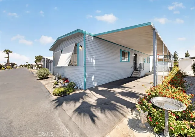 Homes for sale in Hemet, CA | 725 W Thornton Ave #136, Hemet, CA 92543 | MLS# IV26133629
