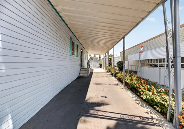 Photo 3 of Manufactured home for sale at 725 W Thornton Ave #136, Hemet, CA 92543 | MLS# IV26133629 | Listing updated on 2026-06-19
