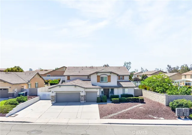Photo 3 of Sale Pending at 23347 Crystal Way, Wildomar, CA 92595 | MLS# SW26133400 | Listing updated on 2026-09-19