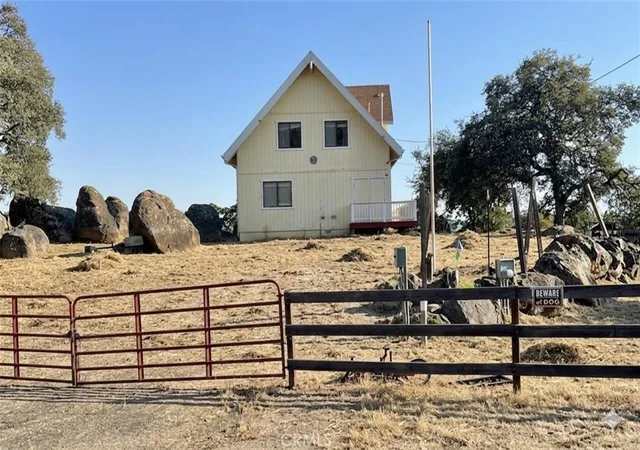 Homes for sale in Squaw Valley, CA | 46396 Redwing, Squaw Valley, CA 93675 | MLS# FR26133878