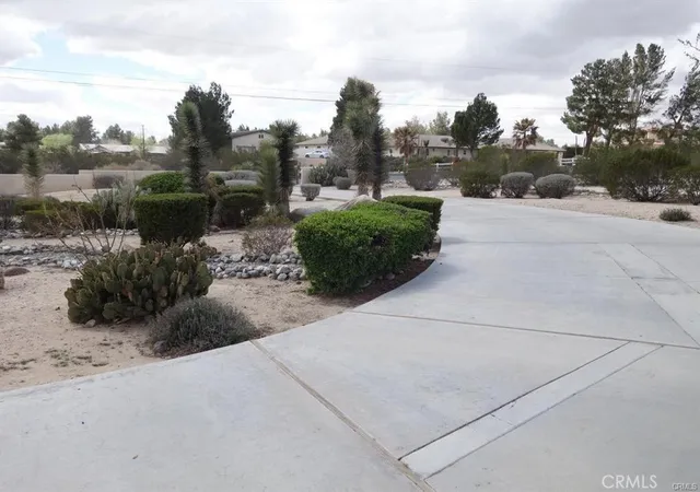 3rd image of 15201 Pocahantas, Apple Valley, CA 92307 | MLS# CV26133944
