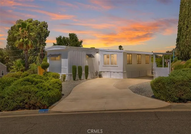 4th image of 22780 Skylink Dr, Canyon Lake, CA 92587 | MLS# SW26133949