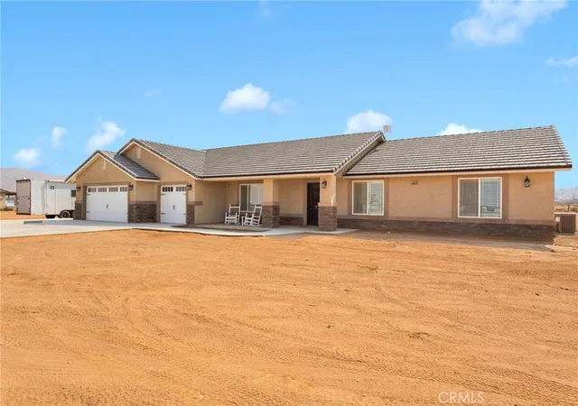 Photo 3 of Sale Pending at 14825 Pela Rd, Apple Valley, CA 92307 | MLS# HD26133960 | Listing updated on 2026-09-24