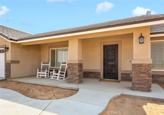 Photo 3 of Sale Pending at 14825 Pela Rd, Apple Valley, CA 92307 | MLS# HD26133960 | Listing updated on 2026-09-24