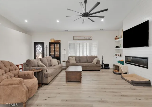 Photo 4 of Sale Pending at 14825 Pela Rd, Apple Valley, CA 92307 | MLS# HD26133960 | Listing updated on 2026-09-24