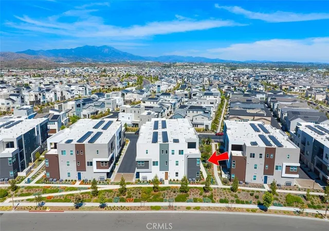 Listing Photo 2 - Condo for sale in building located at 523 Mulligan, Irvine, CA 92618 - Unit #