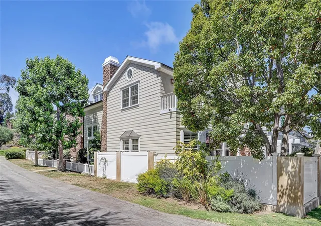 Homes for sale in Manhattan Beach, CA | 3008 Agnes, Manhattan Beach, CA 90266 | MLS# SB26133753