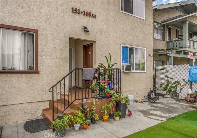 Photo 4 of House for sale at 158 W Martin Luther King Jr, Los Angeles, CA 90037 | MLS# TR26134027 | Listing updated on 2026-06-19