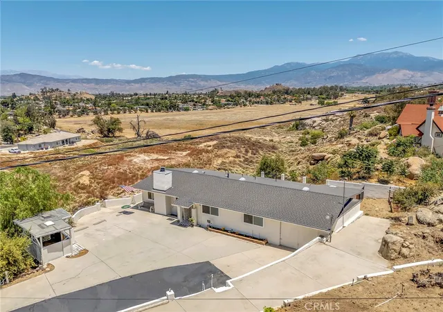 Photo 1 of Single family home for sale at 27756 Vista Del Valle, Hemet, CA 92544 | MLS# SW26117788 | Listing updated on 2026-10-03