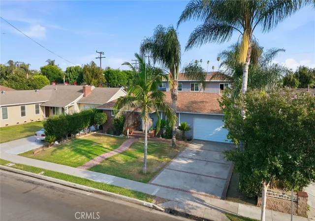 Photo 3 of Single family home for sale at 1306 E 14th Street, Santa Ana, CA 92701 | MLS# SB26133563 | Listing updated on 2026-09-22