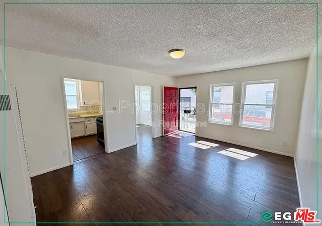 Homes for sale in Inglewood, CA | 315 W Queen St, Inglewood, CA 90301 | MLS# 26849765