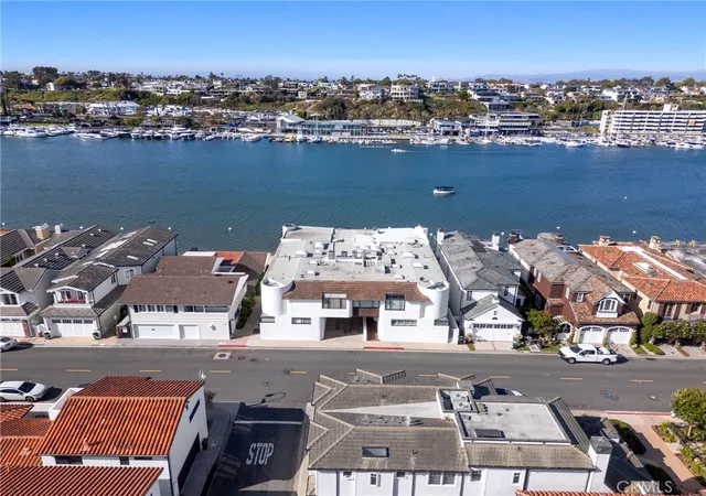 Homes for sale in Newport Beach, CA | 320 Via Lido Nord, Newport Beach, CA 92663 | Houzeo