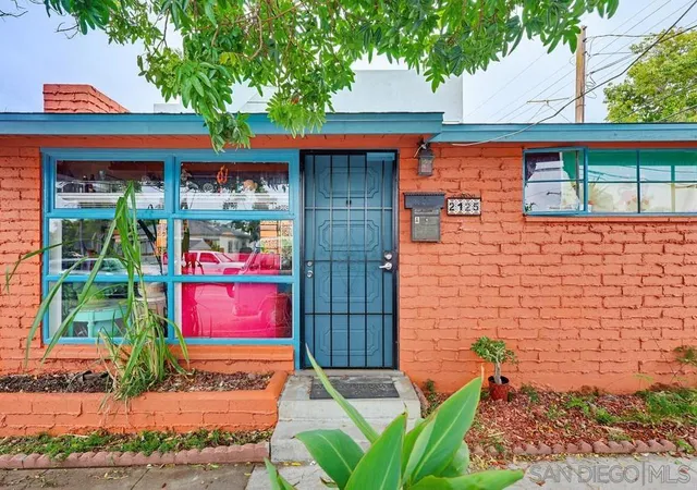 Listing Photo 3 - Condo for sale in building located at 2125 27 Ebers, San Diego, CA 92107