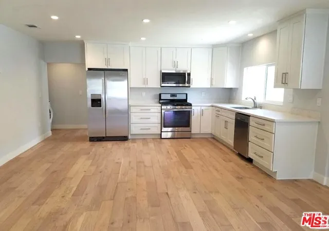 Listing Photo 4 - Condo for sale in building located at 6157 Mesa Ave, Los Angeles, CA 90042