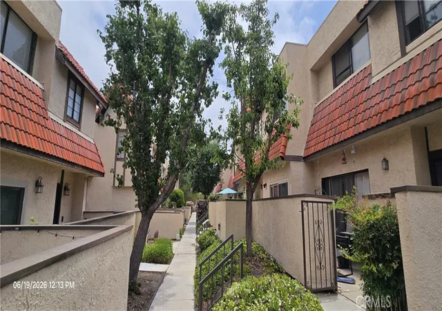 Homes for sale in Canyon Country, CA | 27631 Nugget #5, Canyon Country, CA 91387 | MLS# SR26133903
