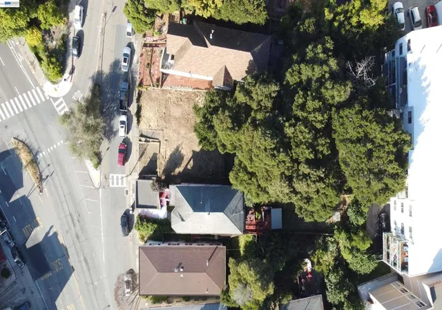 3rd image of 176 Orange St, Oakland, CA 94610 | MLS# 41138960