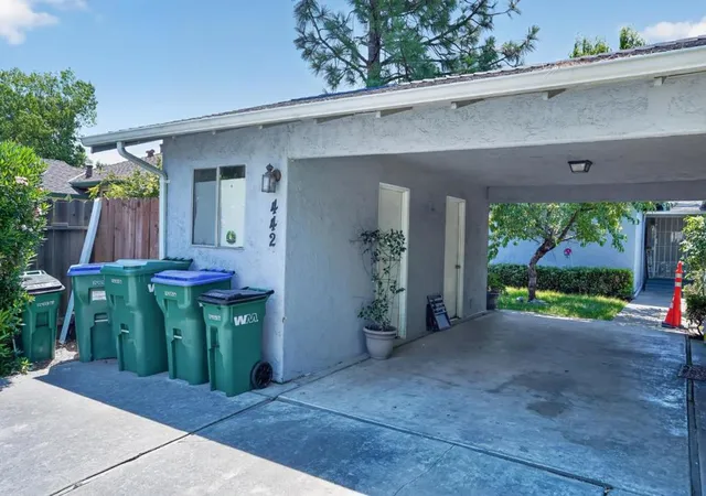 14th image of 442 W Lincoln Rd, Stockton, CA 95207 | MLS# ML82051621