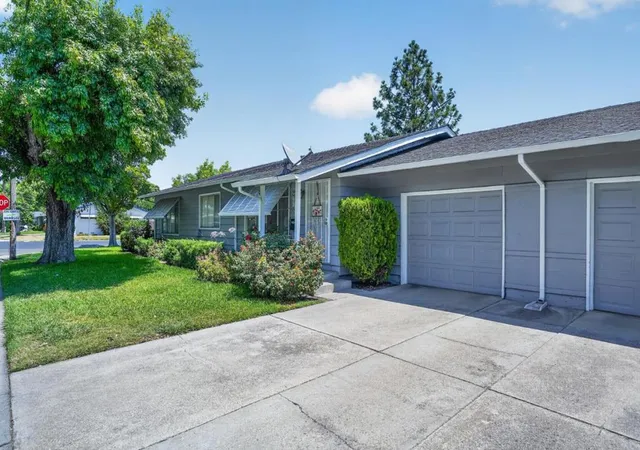 3rd image of 442 W Lincoln Rd, Stockton, CA 95207 | MLS# ML82051621