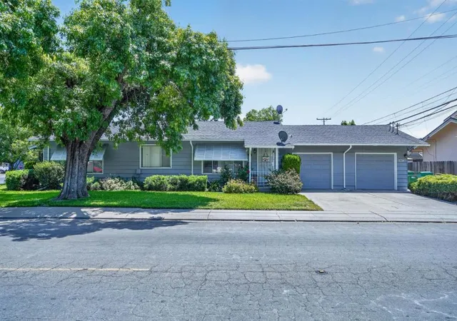 4th image of 442 W Lincoln Rd, Stockton, CA 95207 | MLS# ML82051621