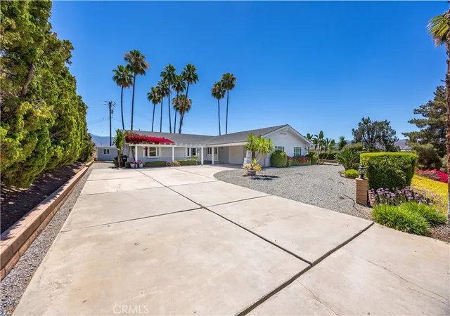 Photo 3 of Single family home for sale at 26660 Rim, Hemet, CA 92544 | MLS# SW26134198 | Listing updated on 2026-10-06