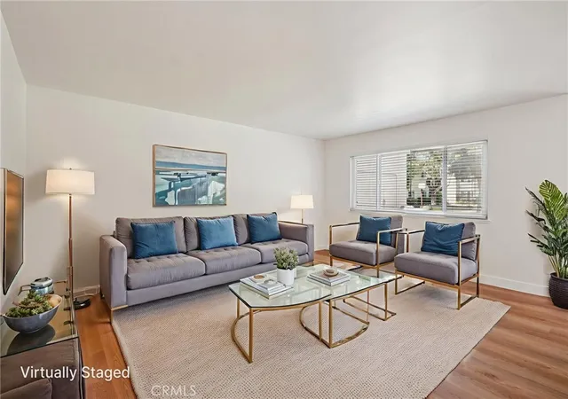 2nd image of 11813 Runnymede St #27, North Hollywood, CA 91605 | MLS# BB26133547