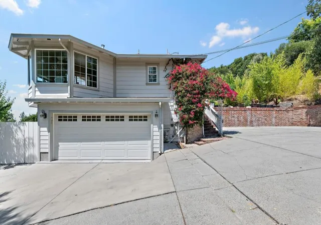 Photo 4 of Sale Pending at 16057 Shannon Rd, Los Gatos, CA 95032 | MLS# ML82051259 | Listing updated on 2026-10-02