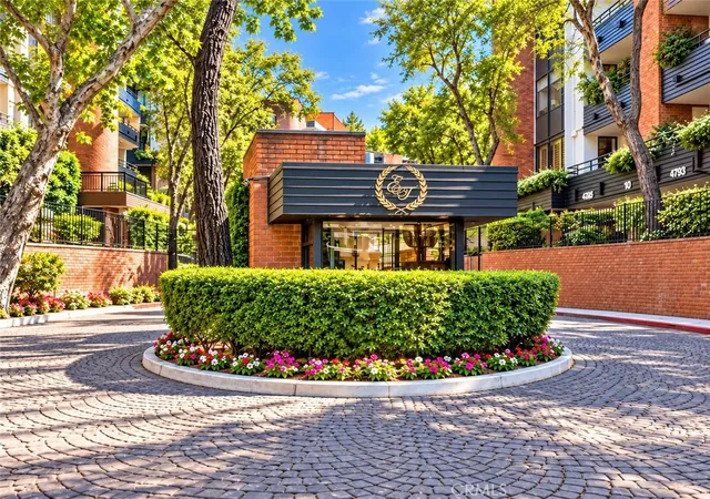 Condo for sale at 4727 Park Encino Ln #230, Encino, CA 91436 | MLS# SR26130879